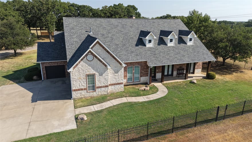 212 Oak Ridge Road, Denison, Texas