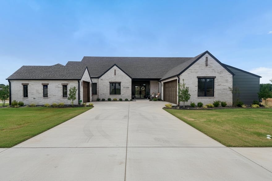 2702 Stonecrest Drive, Sherman, Texas