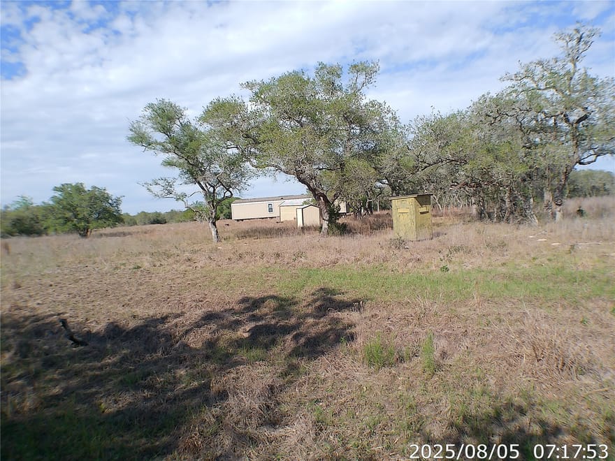 737 Private Road 1065, Hallettsville, Texas