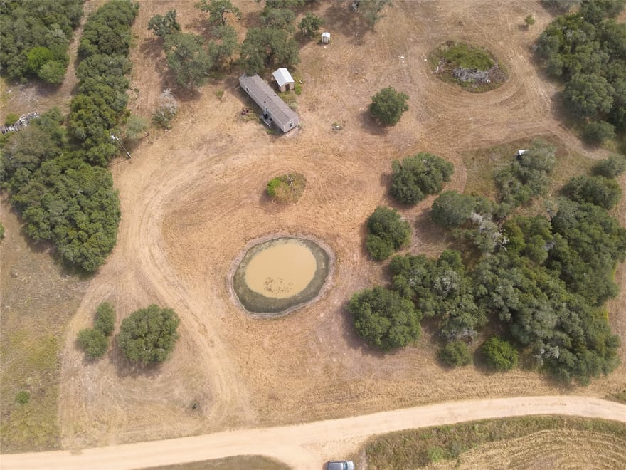 737 Private Road 1065, Hallettsville, Texas