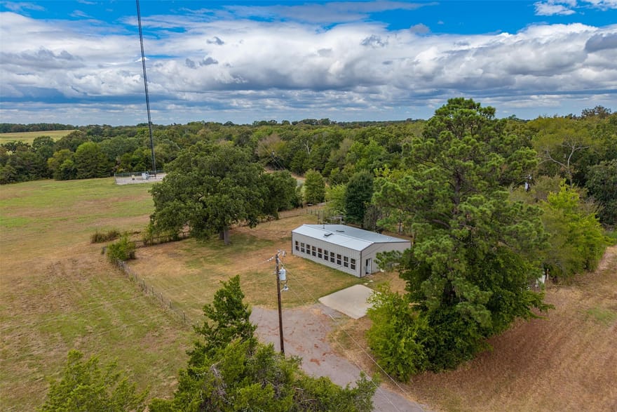 6899 Tx-19 Highway, Palestine, Texas