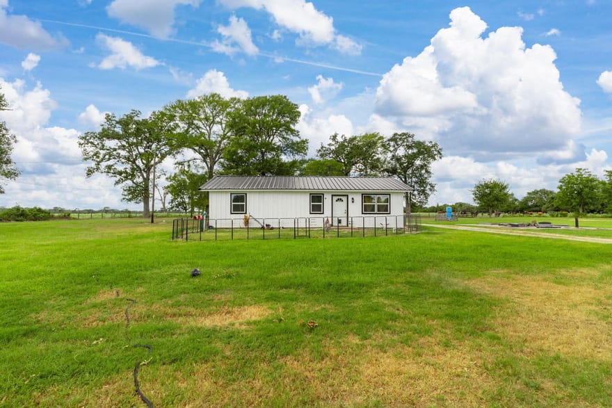 28060 Walker Road, Hempstead, Texas