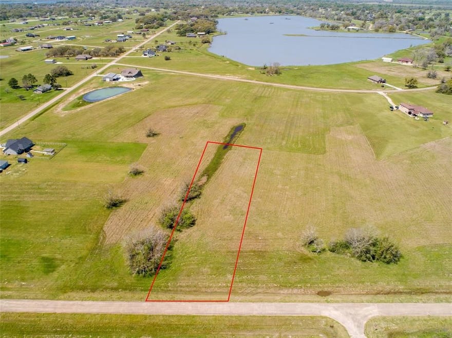 350 Colt Trail, Angleton, Texas