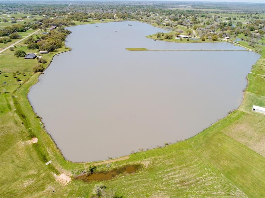 350 Colt Trail, Angleton, Texas