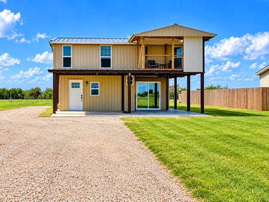9102 Fresno Avenue, Alvin, Texas
