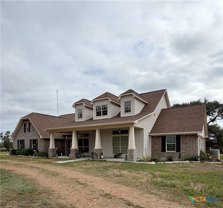 1684 Zengerle Rd, Cuero, Texas