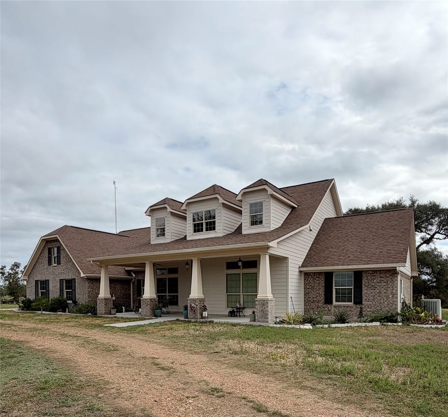 1684 Zengerle Rd, Cuero, Texas