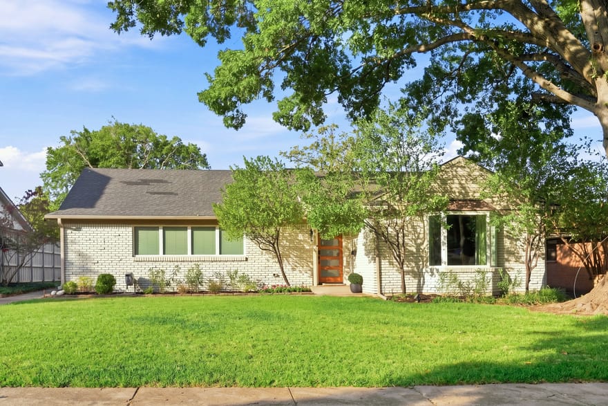 6211 Town Hill Lane, Dallas, Texas