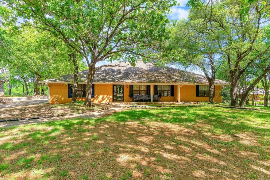 6212 Westover Drive, Granbury, Texas