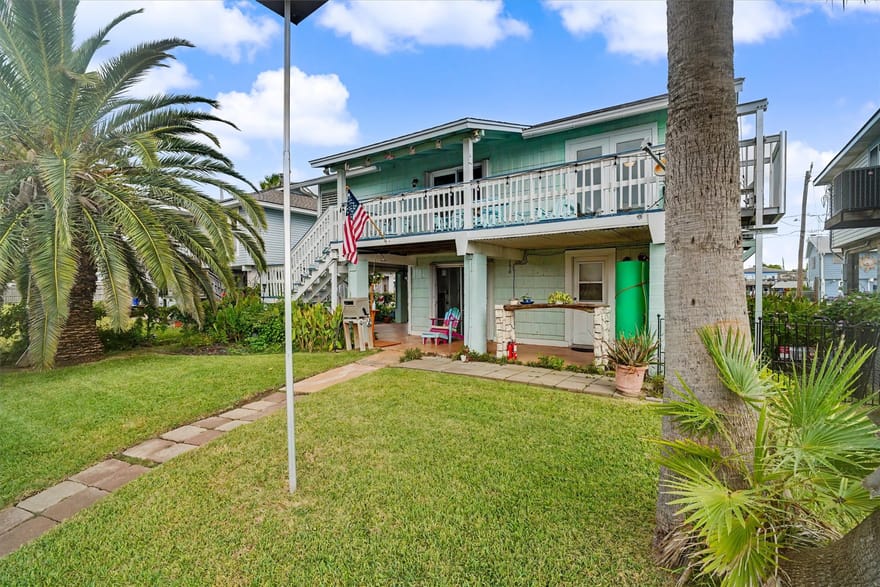 531 Pompano Street, Bayou Vista, Texas