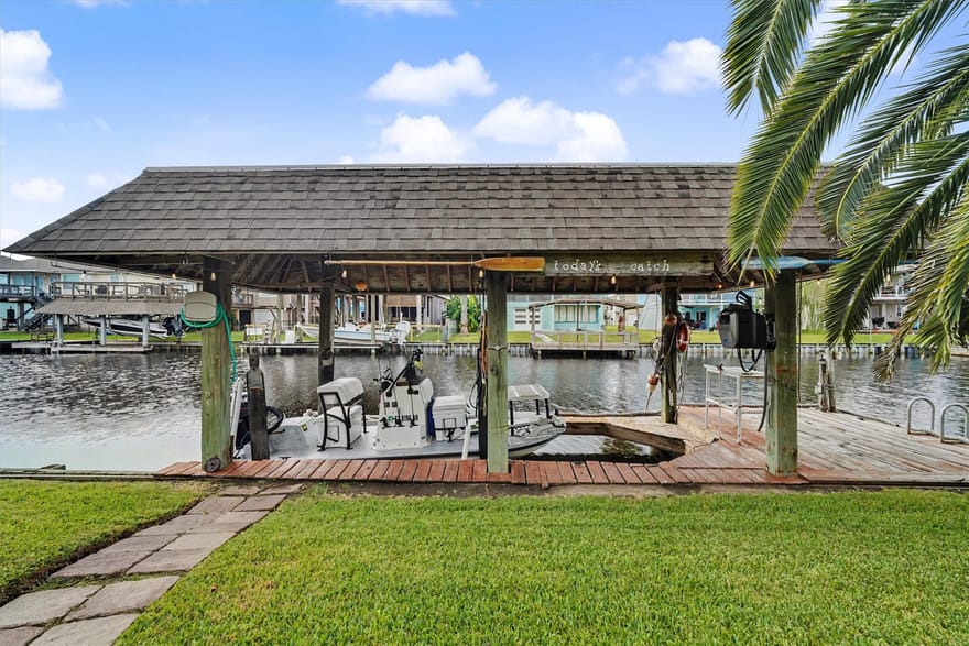 531 Pompano Street, Bayou Vista, Texas