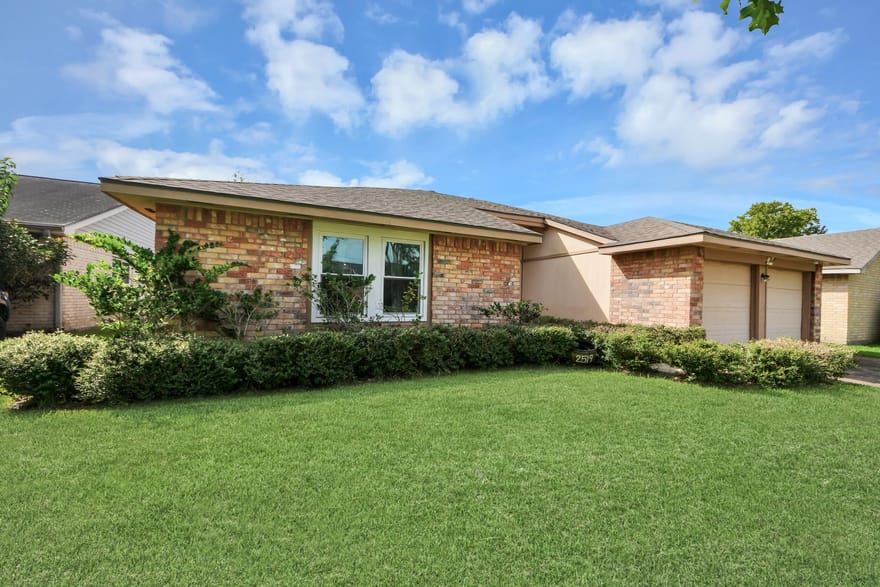 2519 Colonial Ridge Drive, Friendswood, Texas