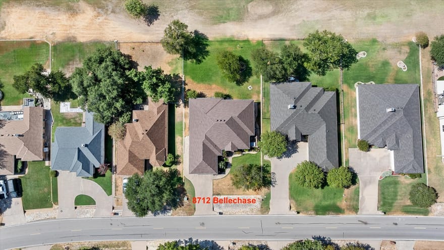 8712 Bellechase Road, Granbury, Texas