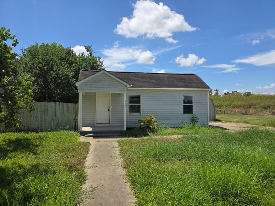1523 N Avenue F, Freeport, Texas