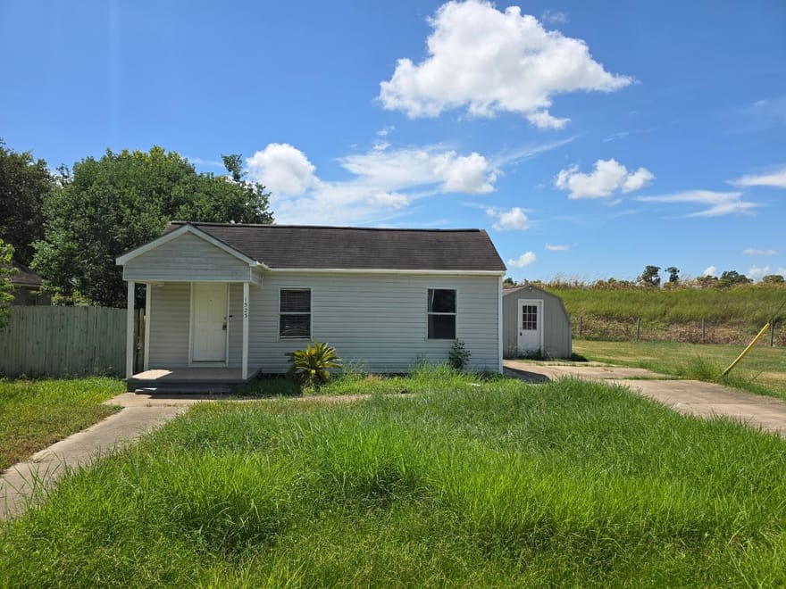 1523 N Avenue F, Freeport, Texas