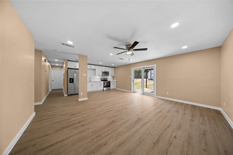 726 Holliday Lane, Duncanville, Texas