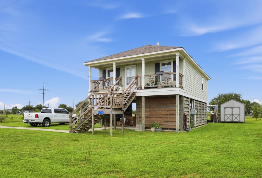 1811 Broadway Avenue, Port Bolivar, Texas