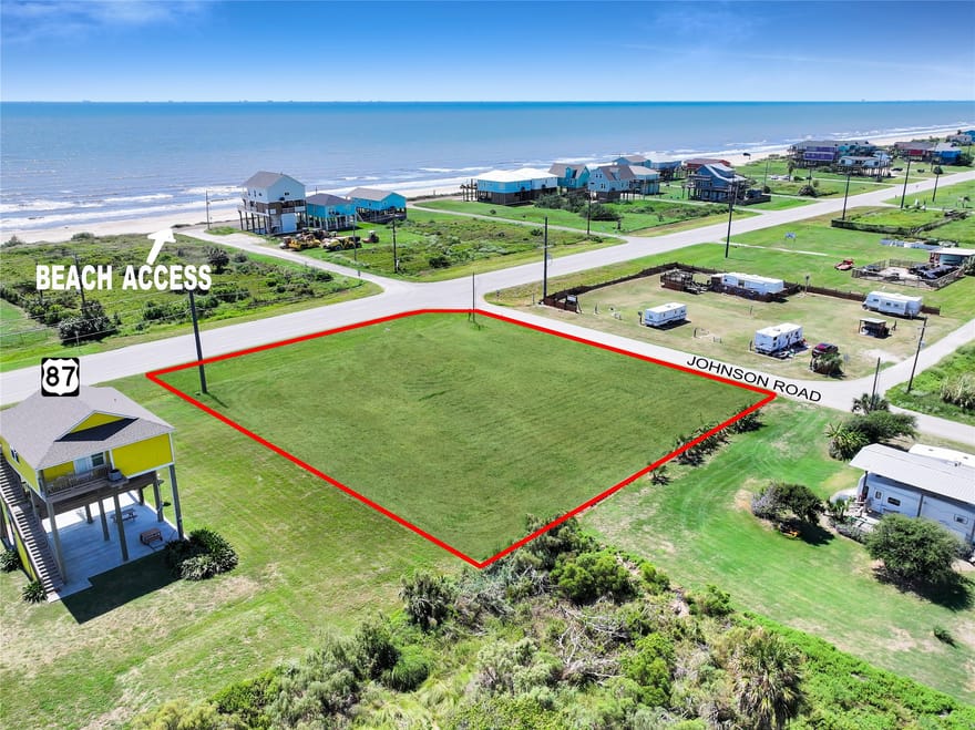 1014 Johnson Road, Gilchrist, Texas