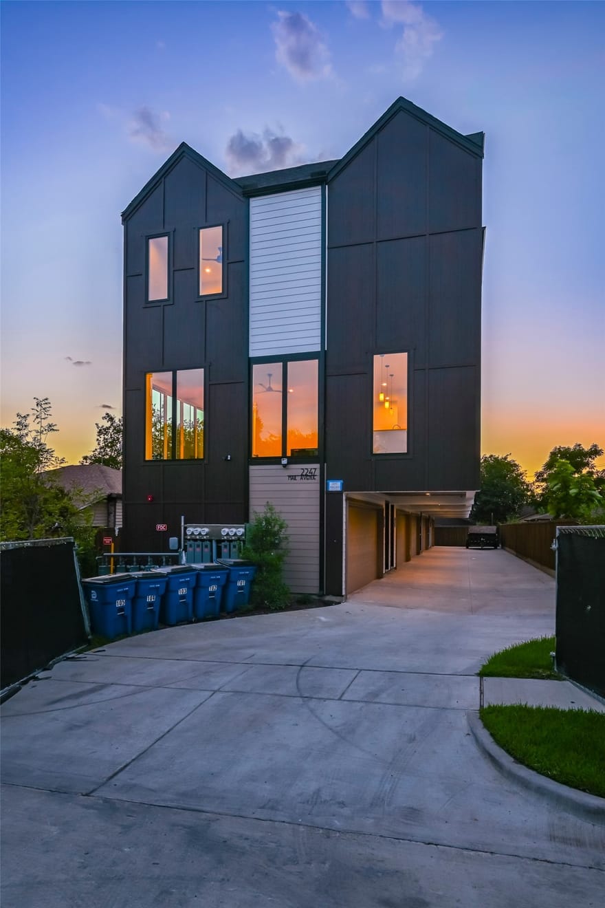 2247 Mail Avenue, Dallas, Texas