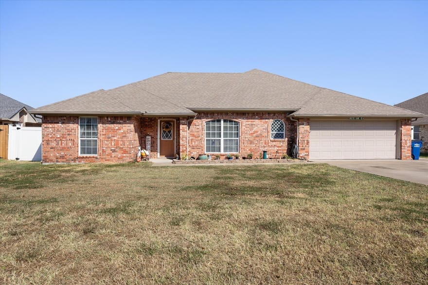 612 Parker Lane, Granbury, Texas