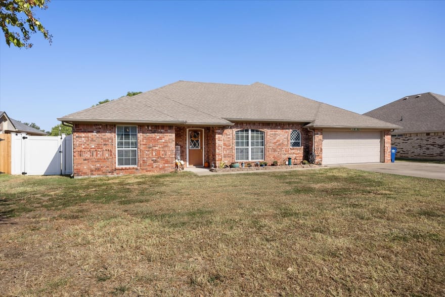 612 Parker Lane, Granbury, Texas