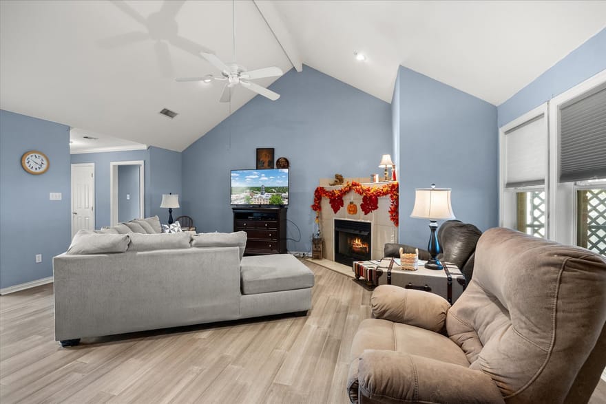 612 Parker Lane, Granbury, Texas