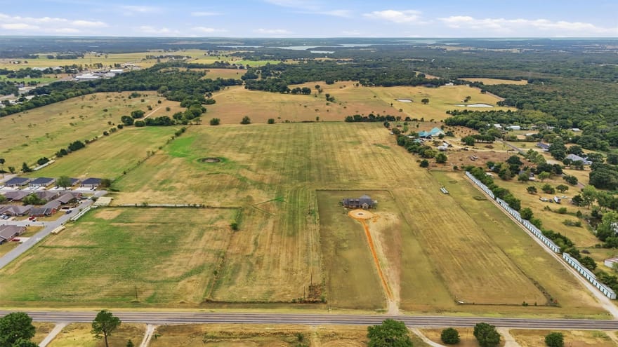544 W Fm 902, Collinsville, Texas