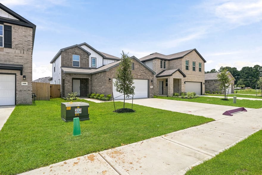 132 Rising Cedar Lane, Hockley, Texas