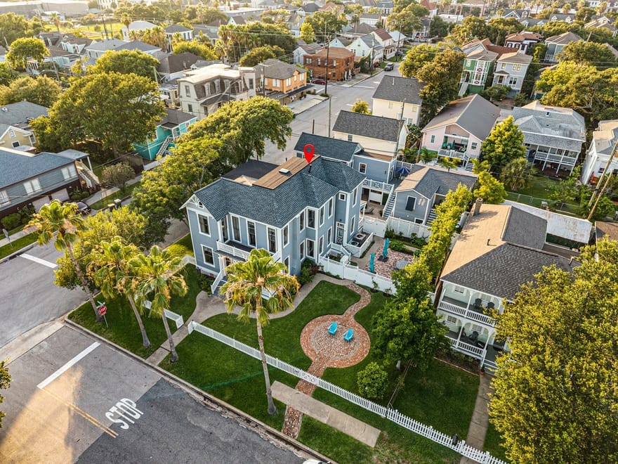 1728 Avenue M, Galveston, Texas