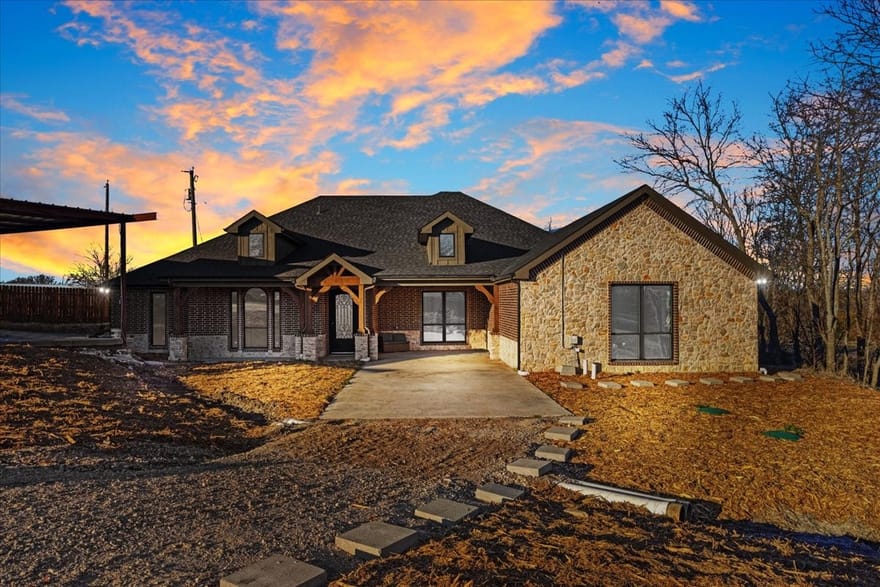 920 Oil Mill Road, Van Alstyne, Texas
