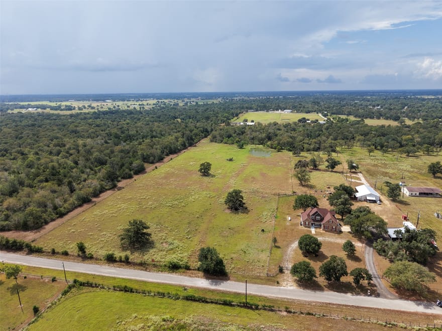 38021 Wiggins Road, Hempstead, Texas
