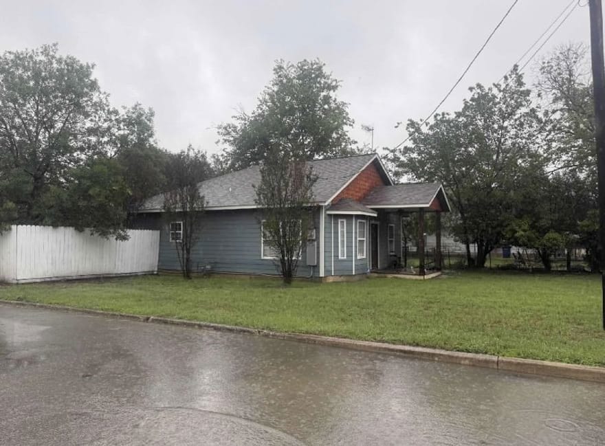 1696 W Mill Street, New Braunfels, Texas