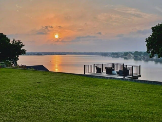 400 W Atchley Drive, Granbury, Texas