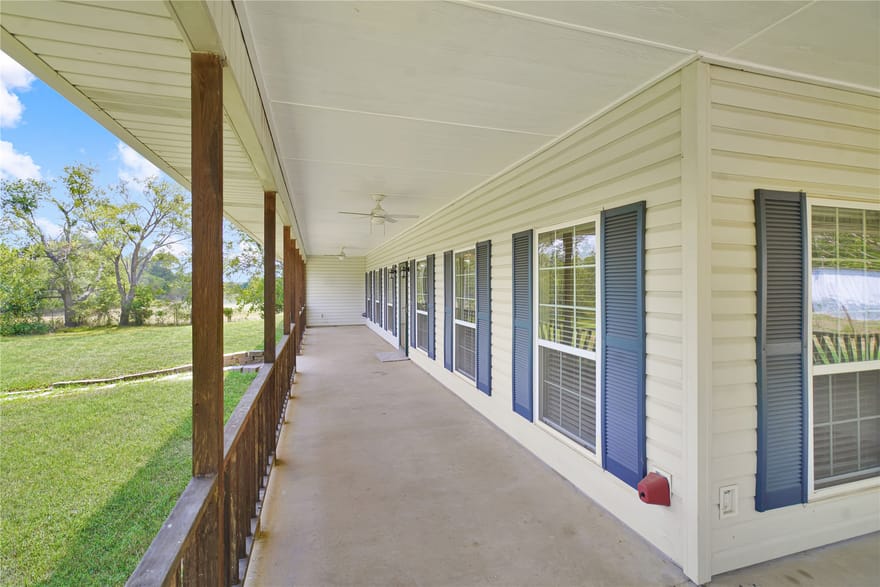 2473 Vz County Road 2621, Wills Point, Texas