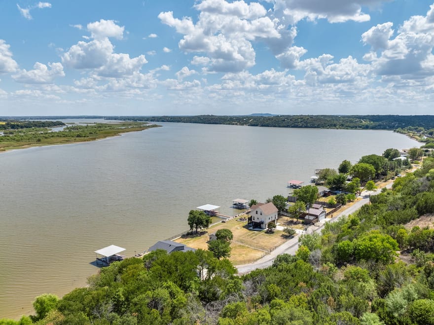 5901 Parkside Court, Granbury, Texas
