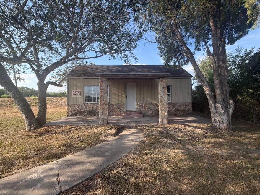 1234 Easterling Drive, Alice, Texas