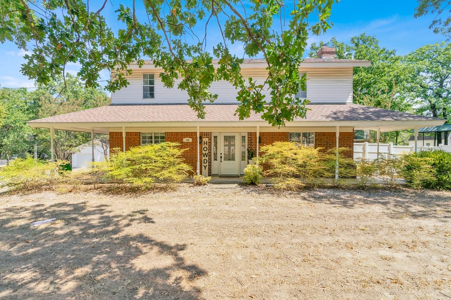 124 Alvarado Oak Drive, Alvarado, Texas