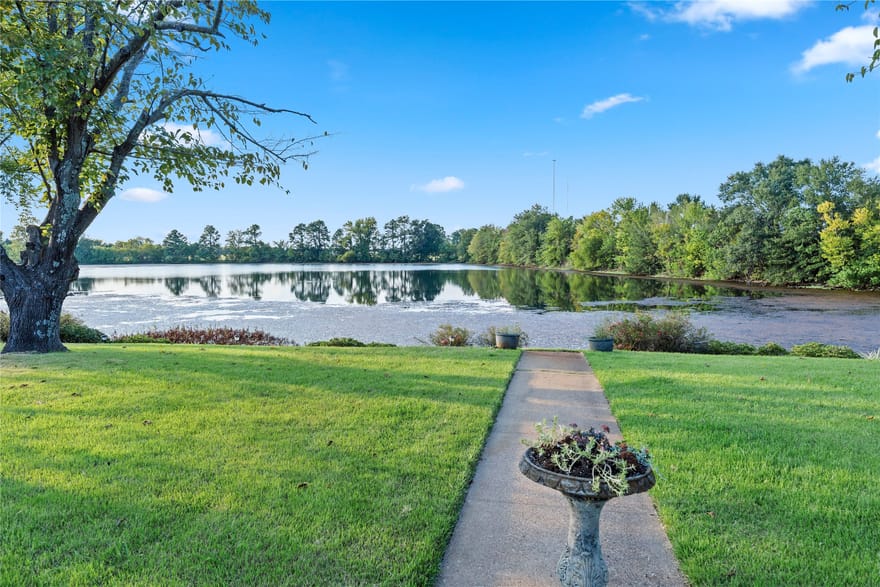 1625 Lakeshore Drive, Sulphur Springs, Texas