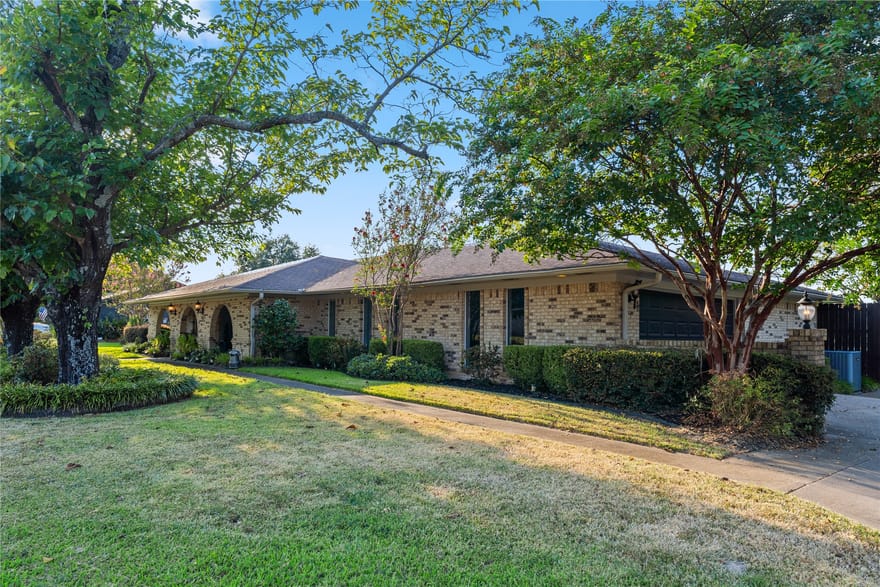 1625 Lakeshore Drive, Sulphur Springs, Texas