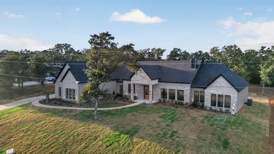 2821 Private Access Road, Burleson, Texas