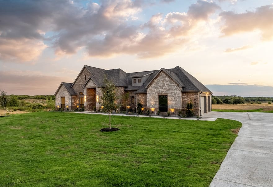 1031 Ranch Vista Road, Granbury, Texas