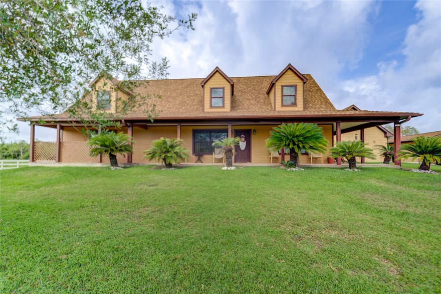 8204 S Humble Camp Road, Dickinson, Texas