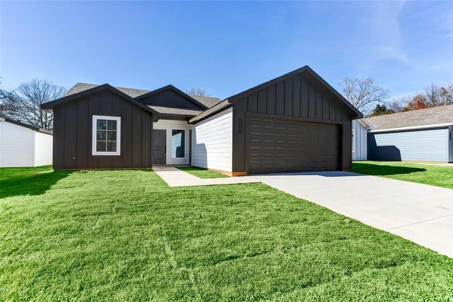 1471 Cathey Drive, Denison, Texas