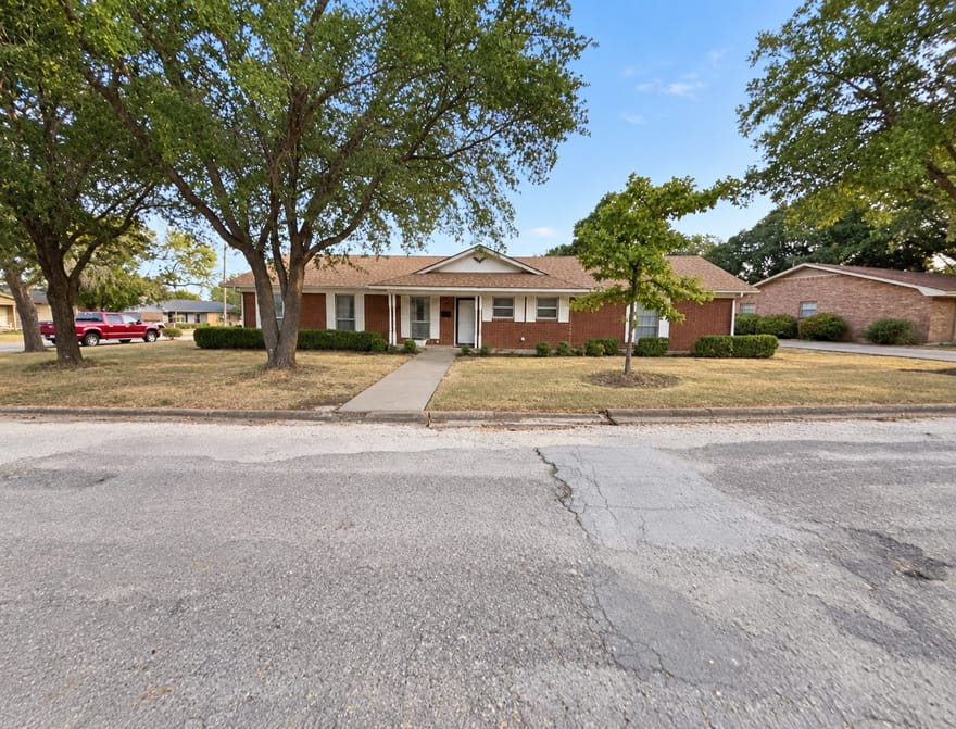 1414 Meadowlark Drive, Hillsboro, Texas
