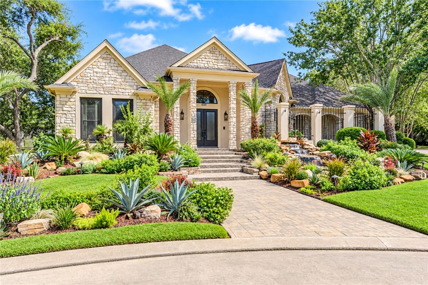 1510 Victoria Way, Friendswood, Texas