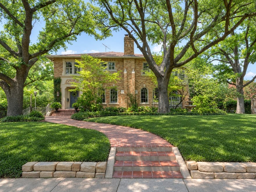 2401 Stadium Drive, Fort Worth, Texas