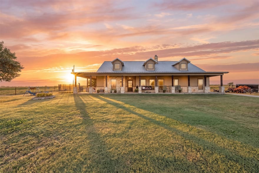 8928 County Road 1232, Godley, Texas