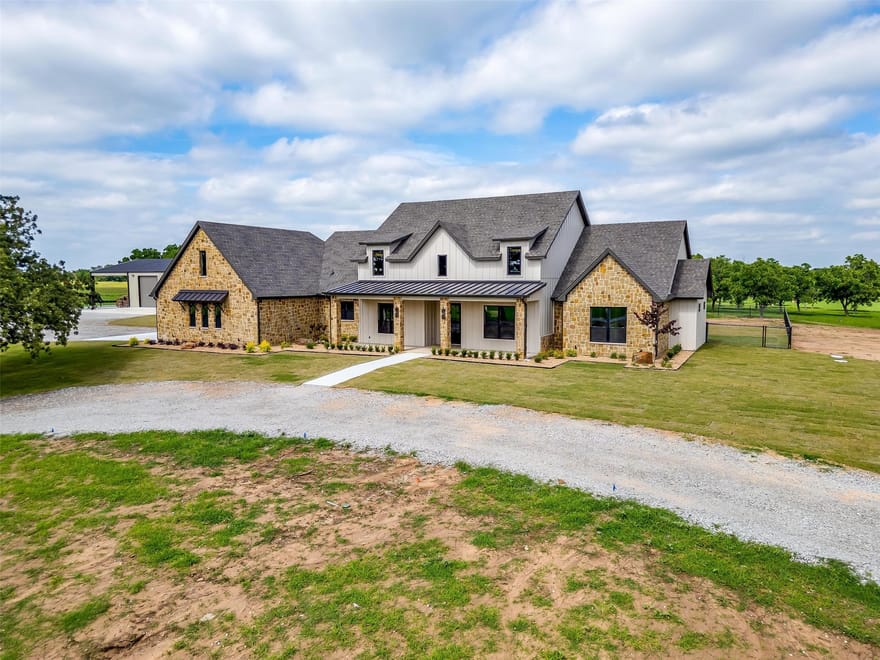 3019 Orchard Road, Bowie, Texas
