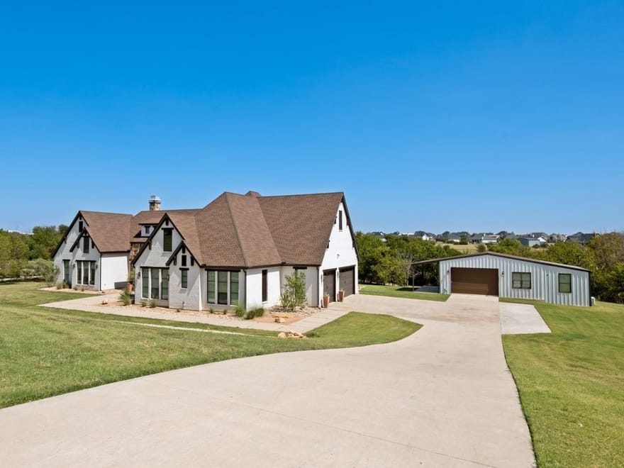 9108 Sirius Lane, Godley, Texas