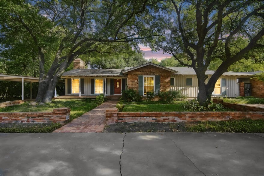 1107 E Walnut Street, Hillsboro, Texas